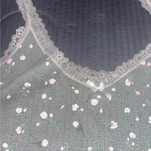 Women’s lace trim top - Picture 3 of 5